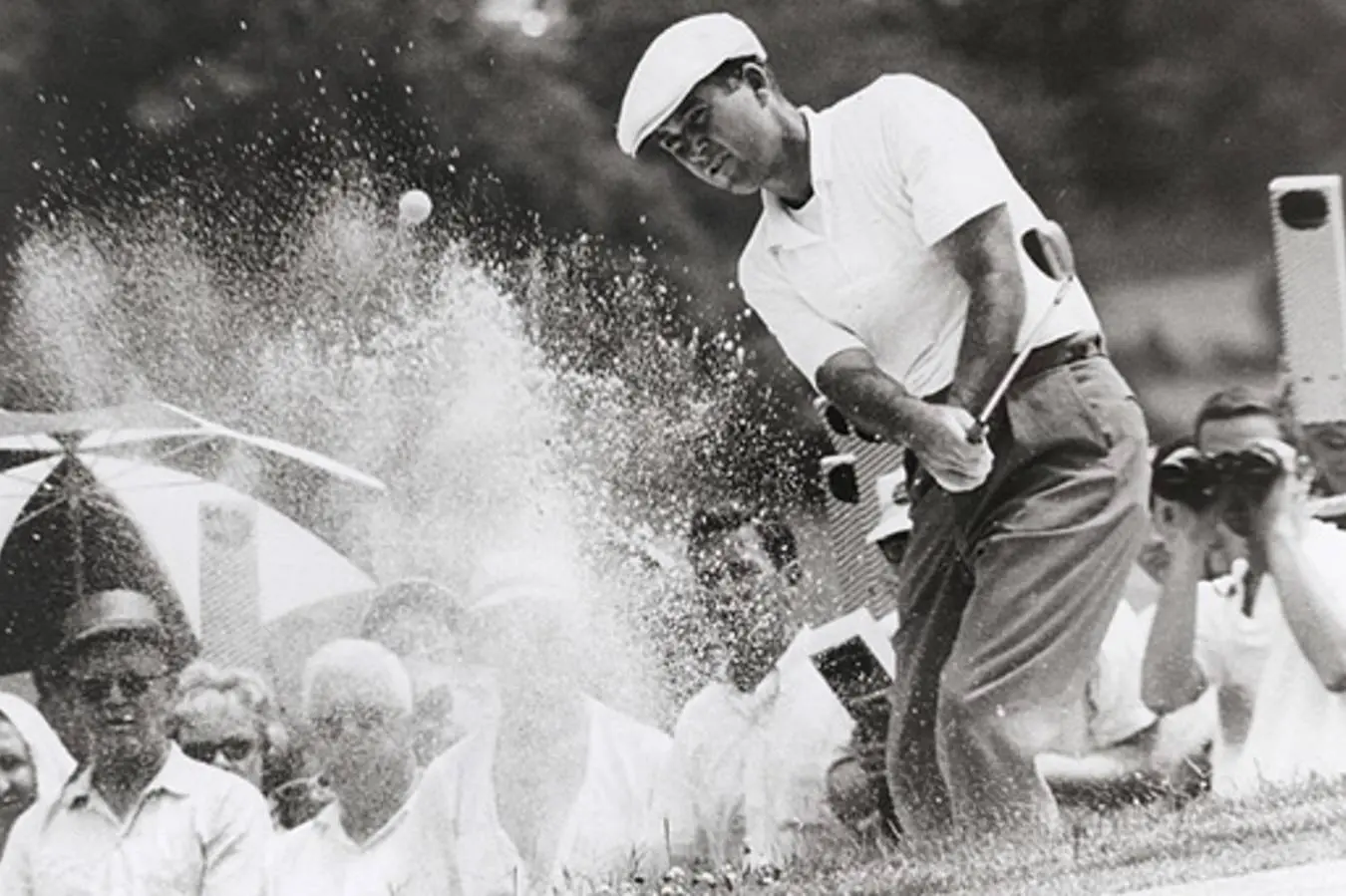 Ken Venturi blasts from bunker in 1964 U.S. Open